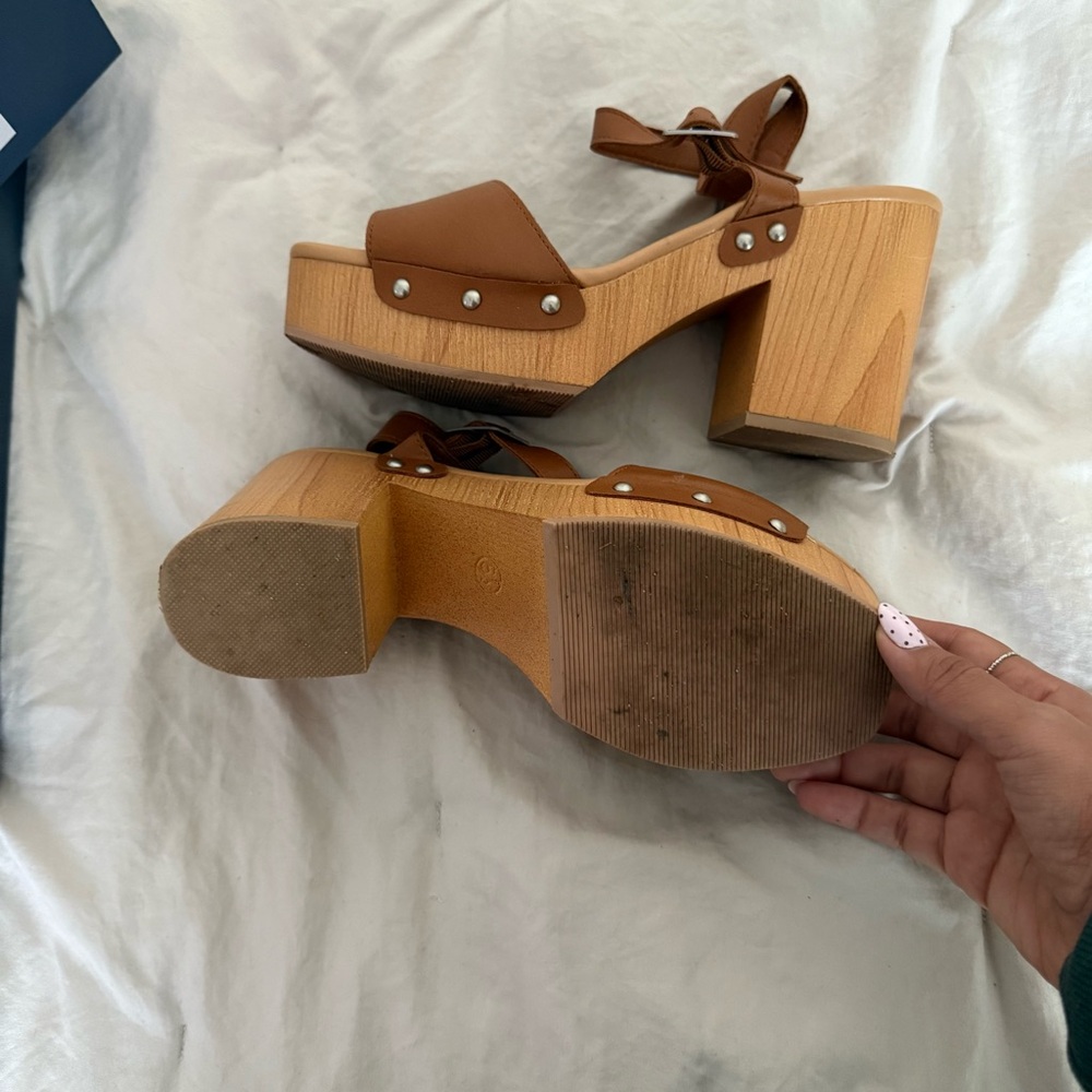 Universal Thread Cognac Platform Sandals - image 4